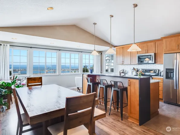 2605 Rucker Avenue #301, Everett, WA 98201