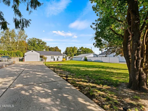 1011 S 23rd Ave, Yakima, WA 98902