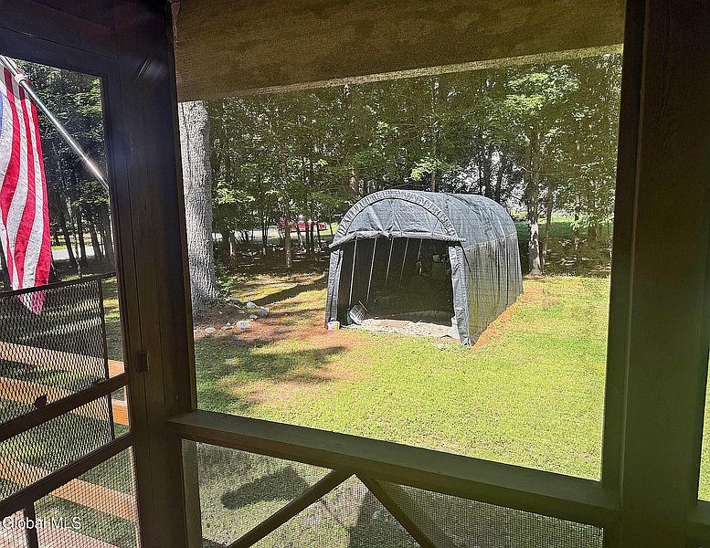 5th image of 95 Northwoods Road