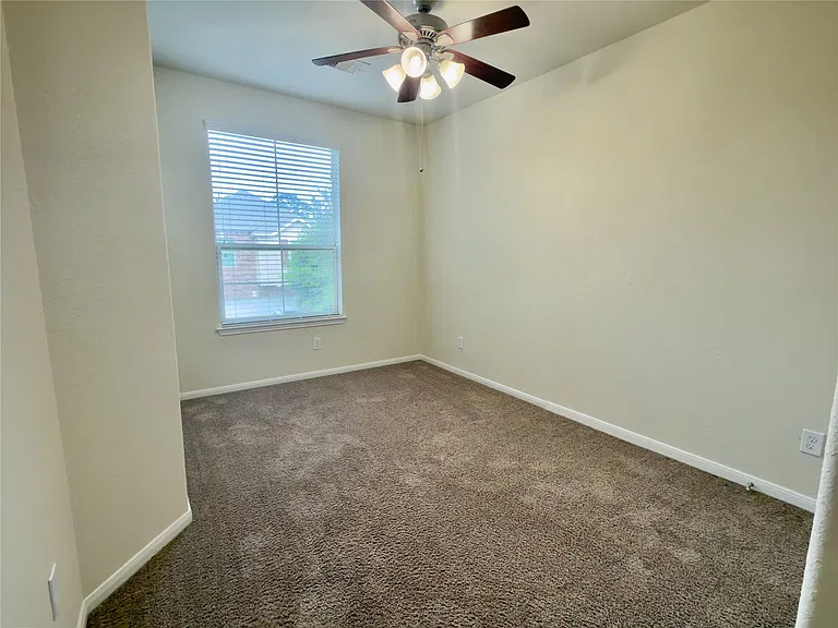 17035 Amarose Dr — Photo 17
