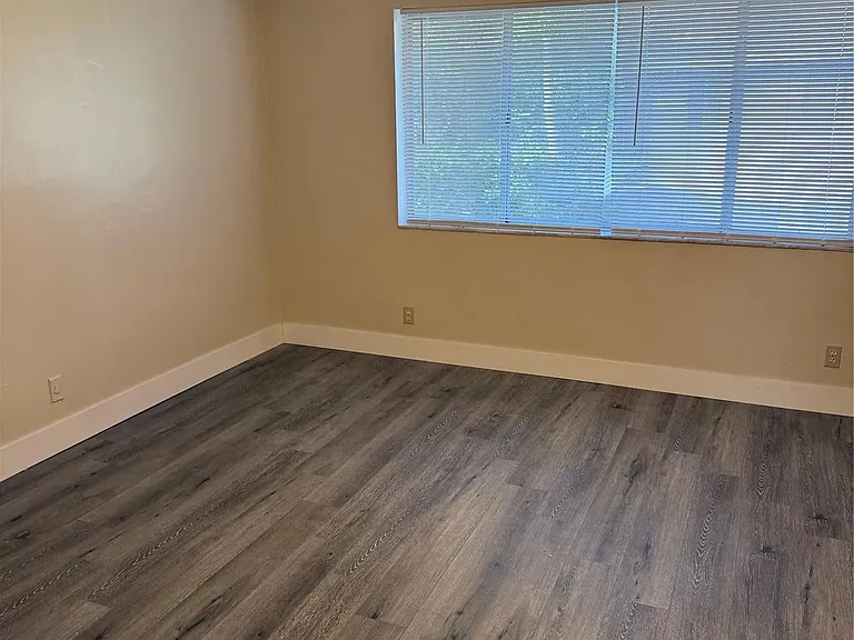 1349 Sussex Dr #1349 — Photo 8