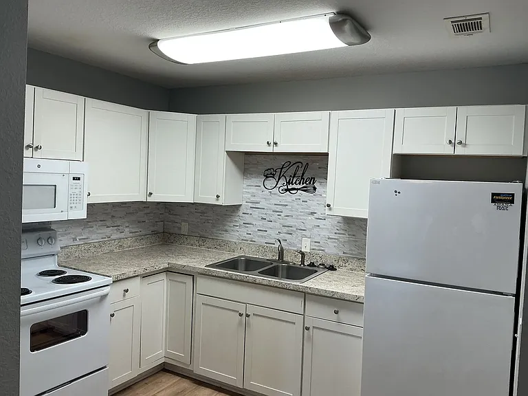 520 SW 69th St — Photo 5
