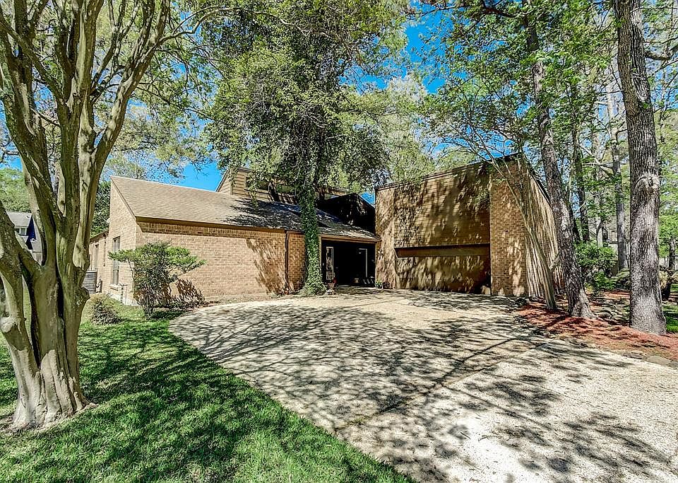 1st image of 3411 Oak Gardens Dr