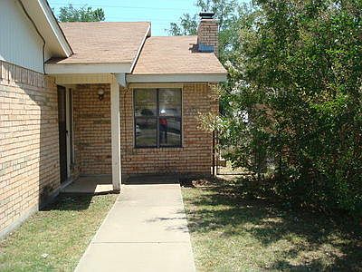 2nd image of 4814 NW Motif Manor Blvd APT B