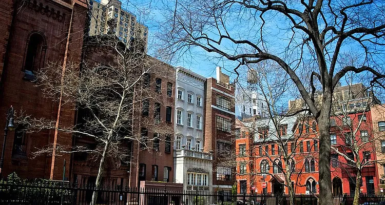 Rented by Douglas Elliman | media 26