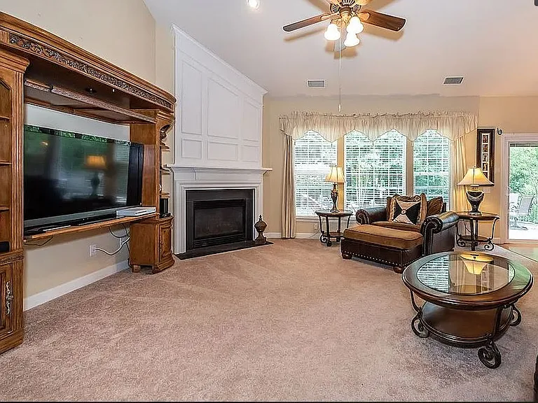 12019 Humboldt Dr — Photo 5