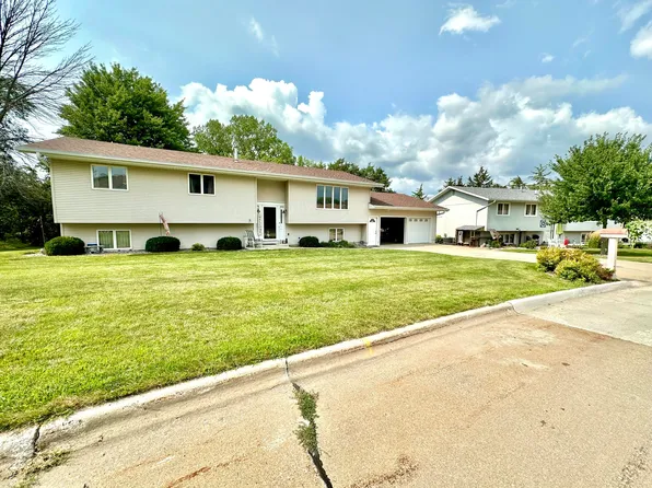 1019 N Terrace Dr, Webster City, IA 50595