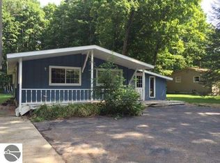 1863 Lardie Rd, Traverse City, MI 49696