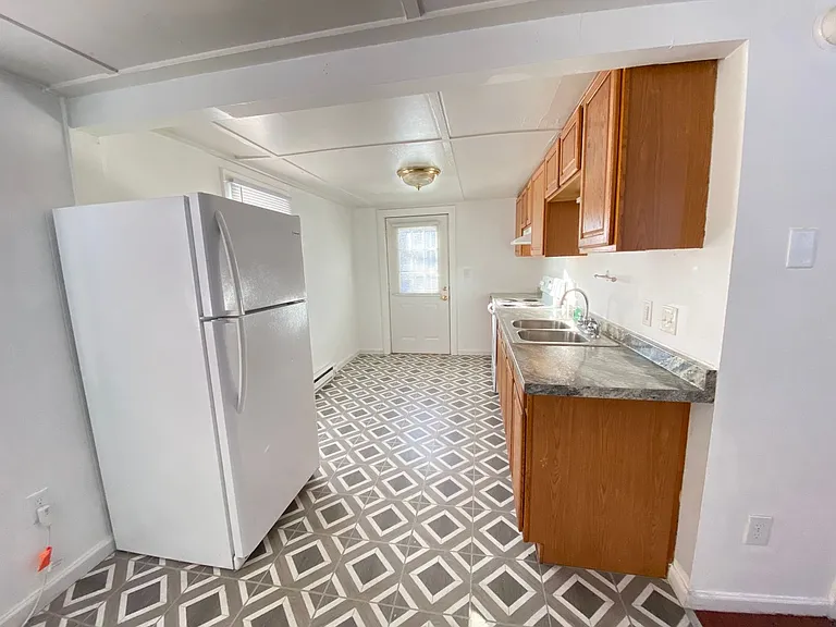 809 Kingsley St — Photo 3