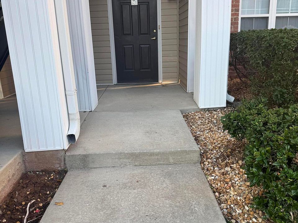 1st image of 2510 Huntscroft Ln APT 101