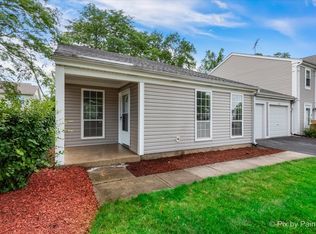 579 Westminster Cir, Roselle, IL 60172