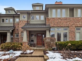 205 N Larch Ave, Elmhurst, IL 60126