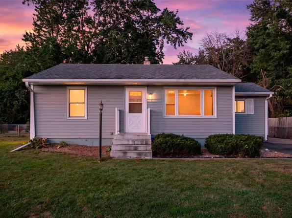 5911 Hodgson Rd, Shoreview, MN 55126