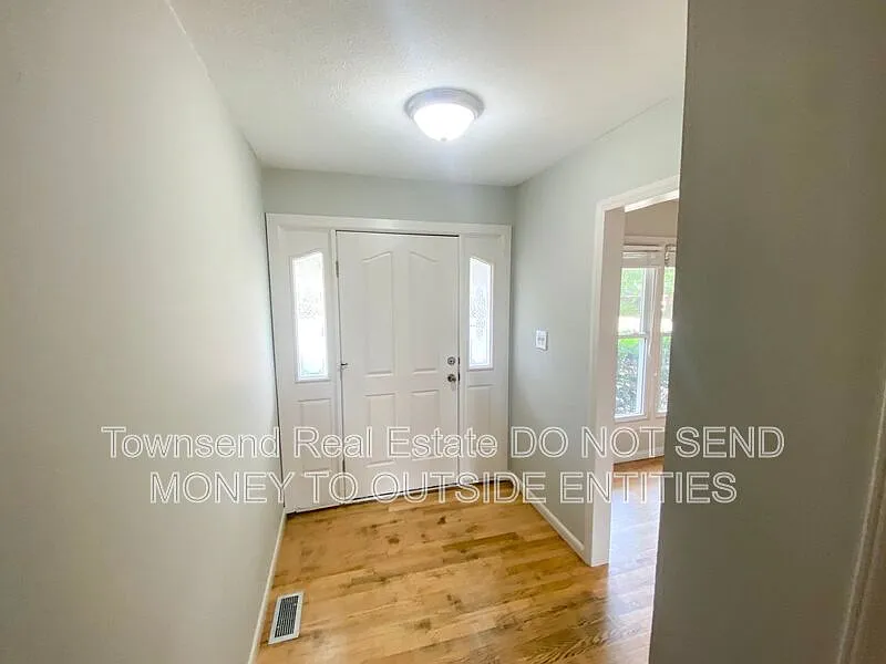 4 bed, 3.0 bath, 1633 sqft, $1,645 — Photo 3