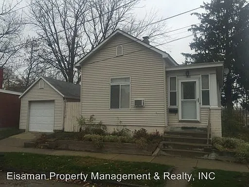 1016 W 4th St photo 1