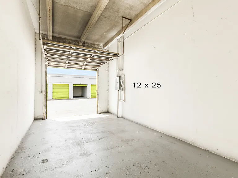 7450 NW 74th Ave #812 — Photo 8