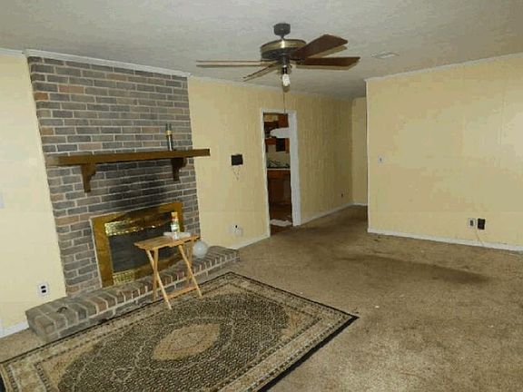 4th image of 2140 E Aberdeen Dr