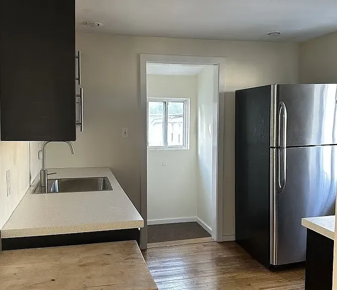 806 E Broadway #2 — Photo 2
