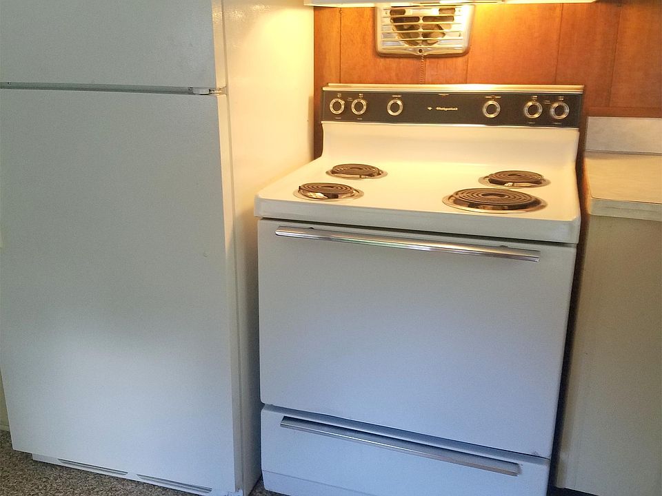 1st image of 200 Oakcrest Dr