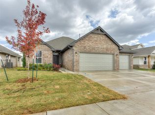 5004 Misty Wood Ln, Mustang, OK 73064