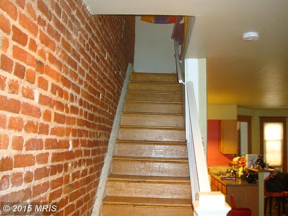 5th image of 907 11th St NE