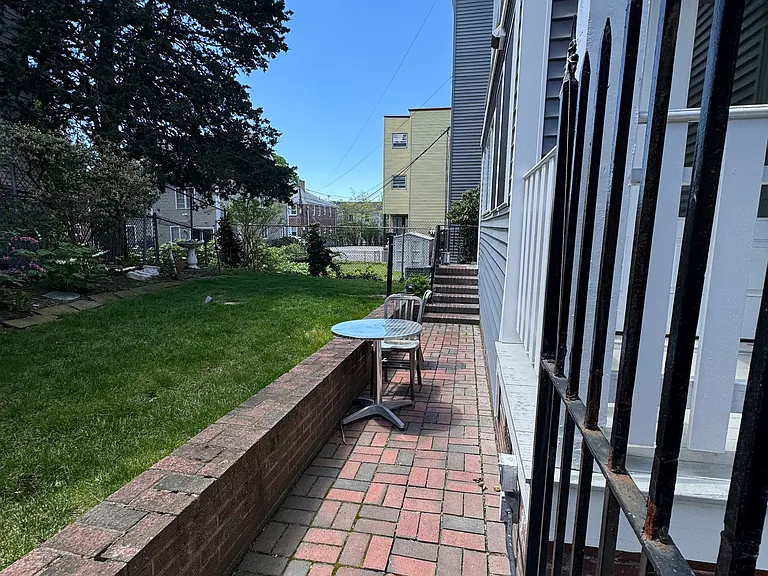 440 Washington St #1 — Photo 6