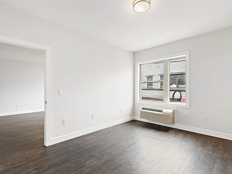 510 45th St #305 — Photo 7