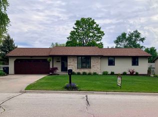 1380 Eminence St, Green Bay, WI 54313