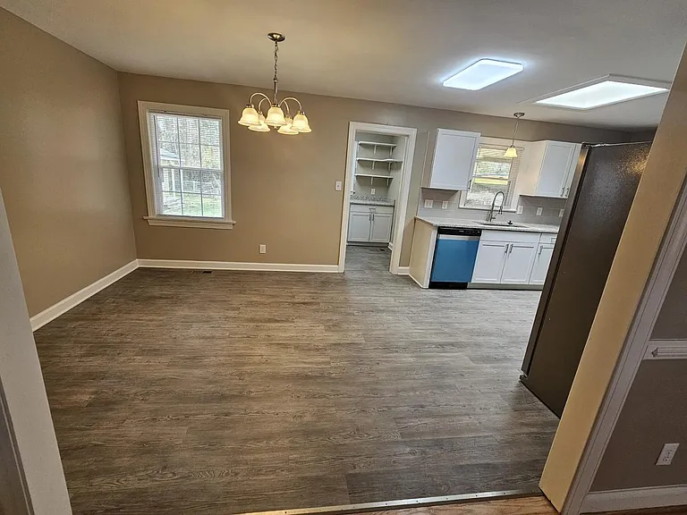 112 Timberlane Dr — Photo 3