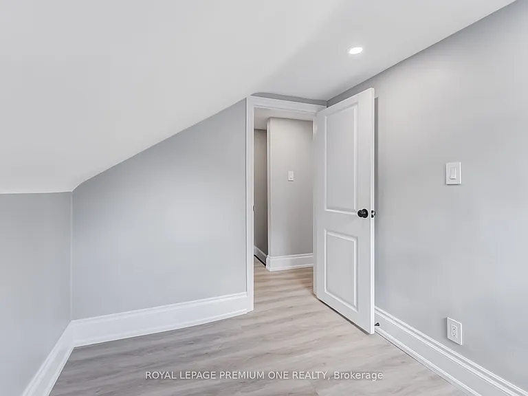 79 25th St #2 — Photo 29