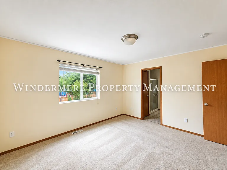 3005 NE Yale Way — Photo 11