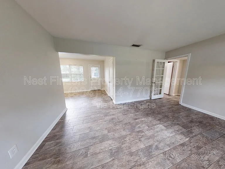 1365 Seminole Rd — Photo 4