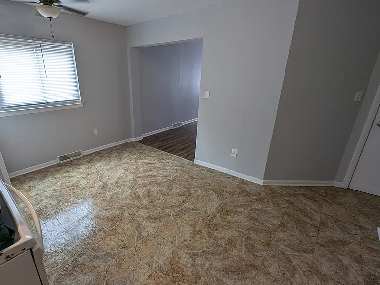 2019-2021 Grasmere Ave — Photo 3
