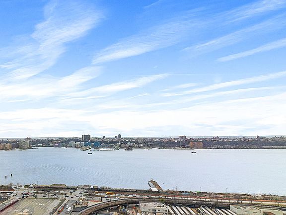2nd image of 15 Hudson Yards Unit 24F