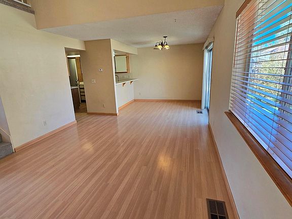 4th image of 1720 Chatterley Ln