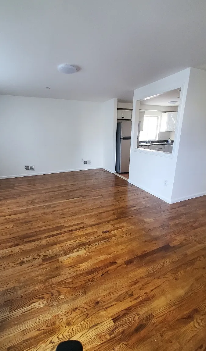 3 bed, 800 sqft, $3,750 — Photo 2