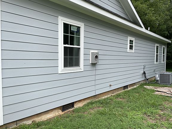 3rd image of 513 W Dameron Ave
