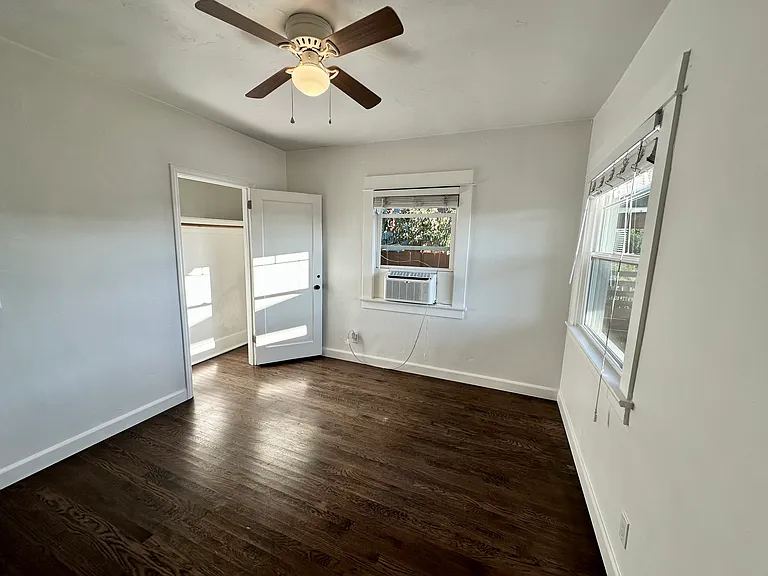 3861 42nd St — Photo 23