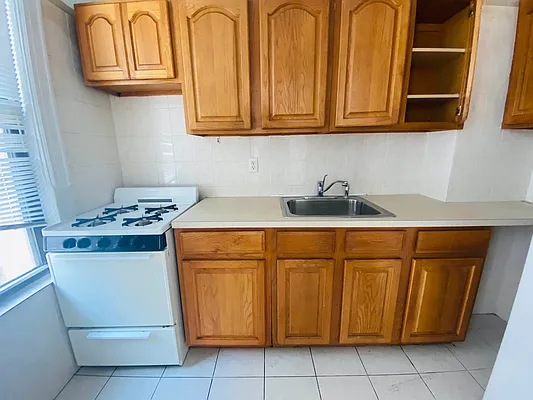 Rented by RealTegrity NY LLC | media 13