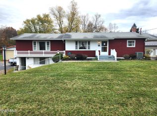 736 Quaker Valley Rd, New Paris, PA 15554