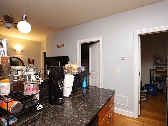 3rd image of 1738 W Altgeld St #R3