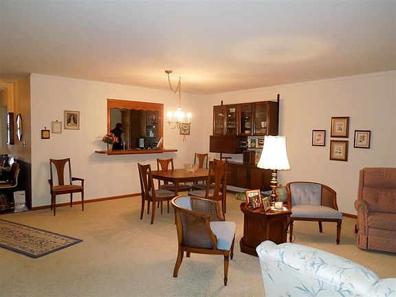 2nd image of 2708 Greenwood Acres Dr