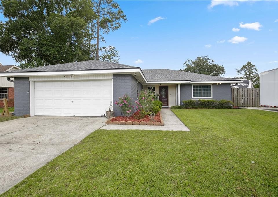 1st image of 124 Kingston Dr