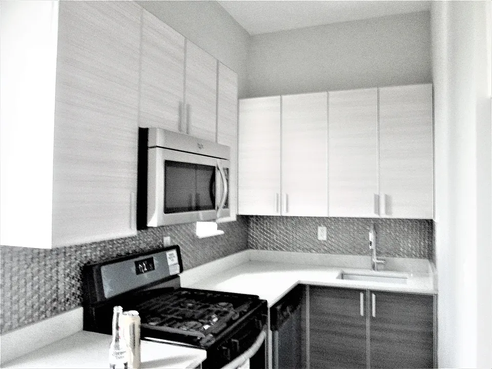 928 Myrtle Ave #24