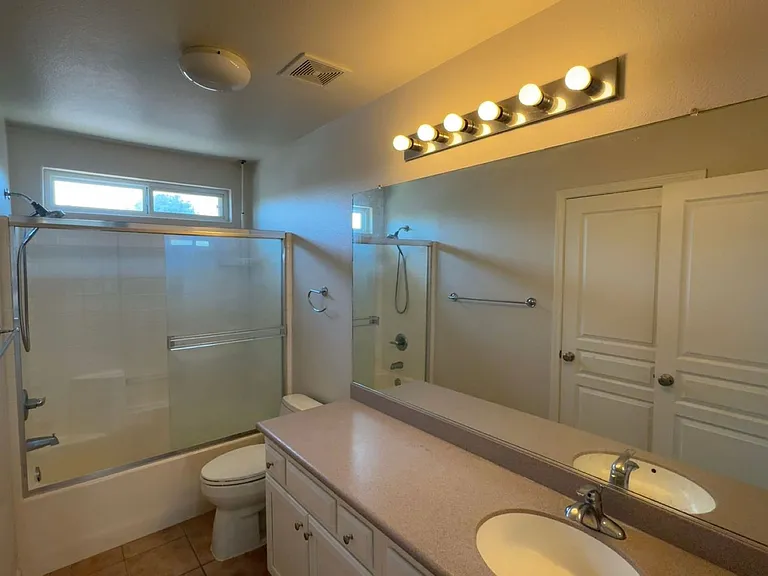 5812 W Perez Ave — Photo 16