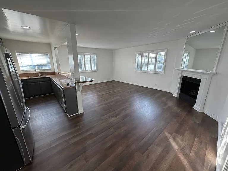 1106 Harrison Ave — Photo 1