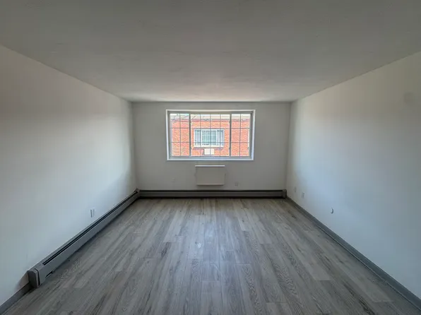 21 Staples Ave APT 44, Everett, MA 02149