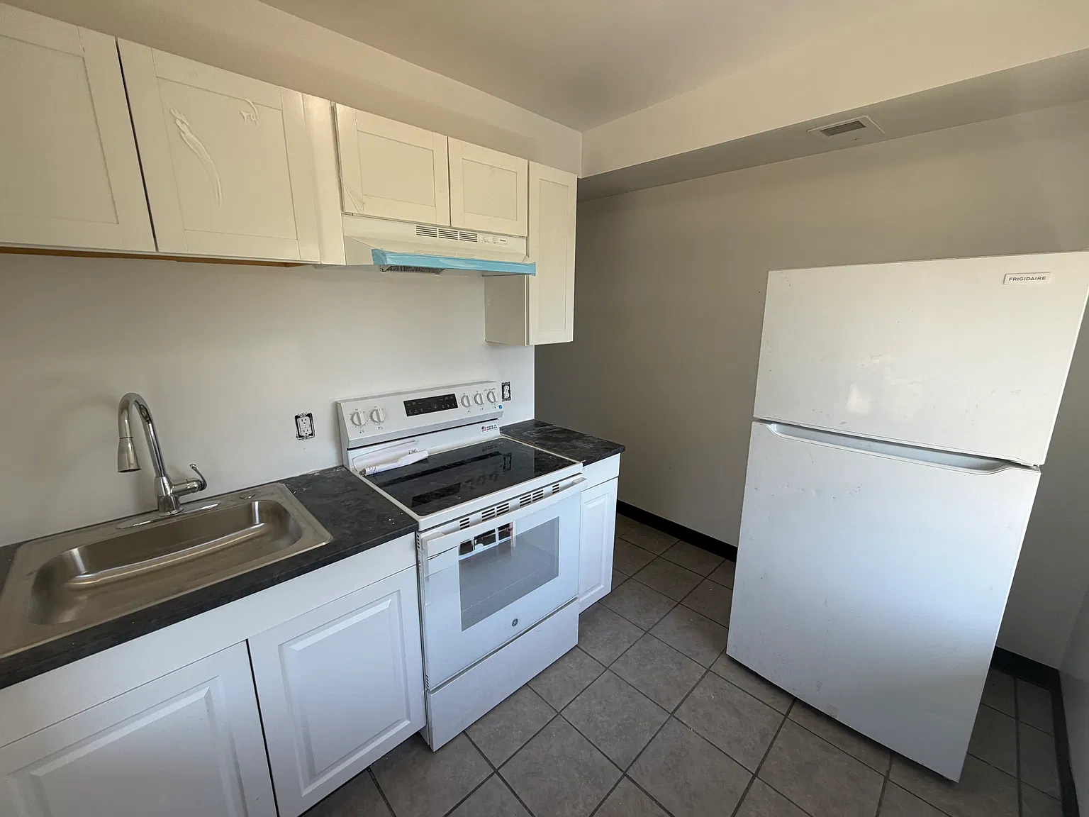 1 bed, $900 — Photo 3