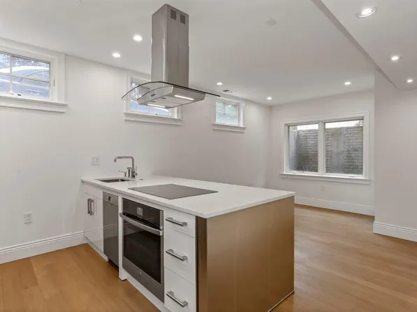 913 N Ivy St, Arlington, VA 22201