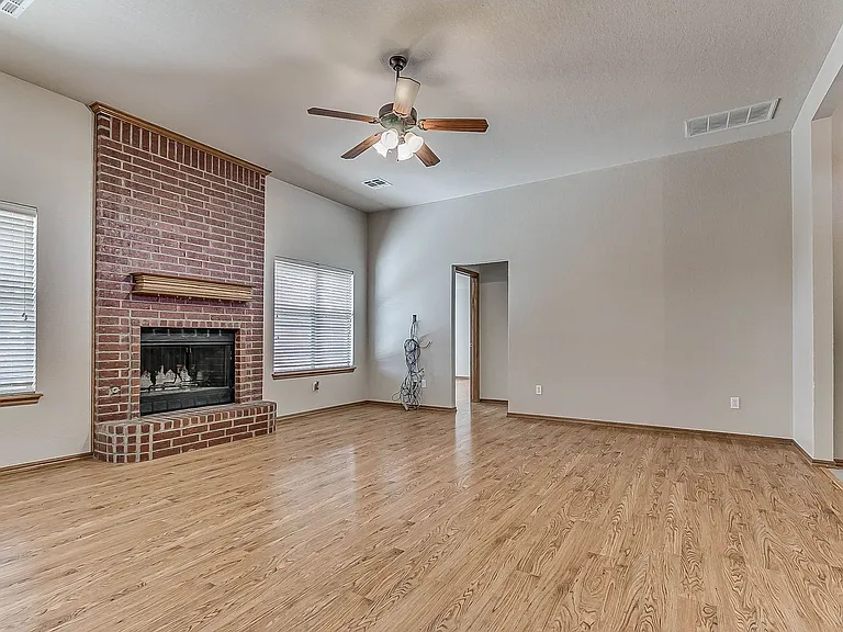 2224 NW 157th Ter — Photo 10